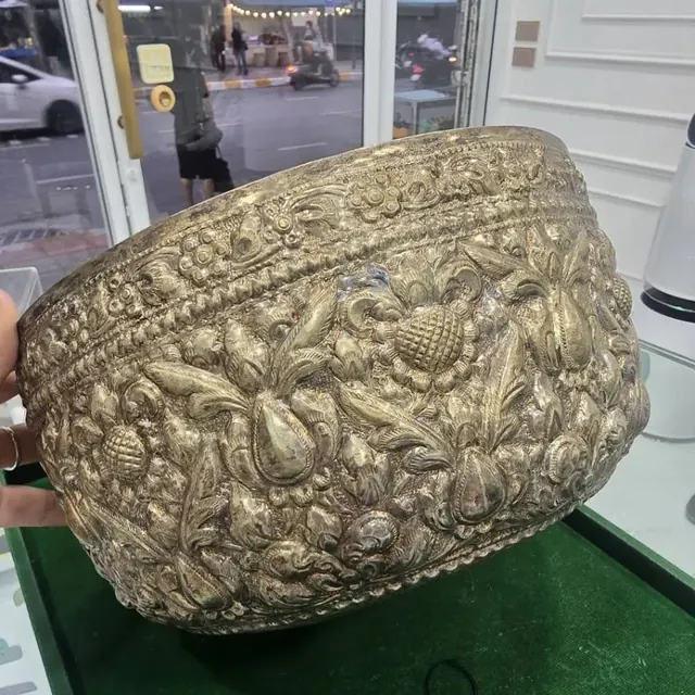 ขันทองลายไทยโบราณ