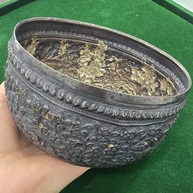 ขันเงินโบราณลายไทย